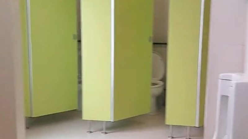 上海工商业屋顶光伏支架：揭秘其报价背后的考量因素**